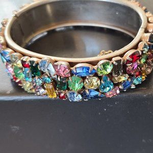 Bracelet with colored stones